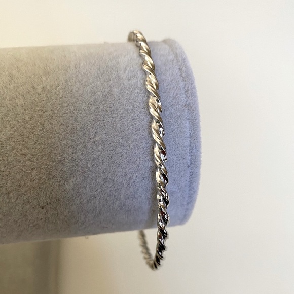 Jewelry - 925 Silver handmade twisted bangle rhodium plated